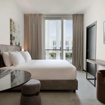 J Hotel Turyn