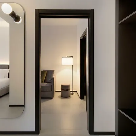 J Hotel 4*