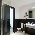 J Отель